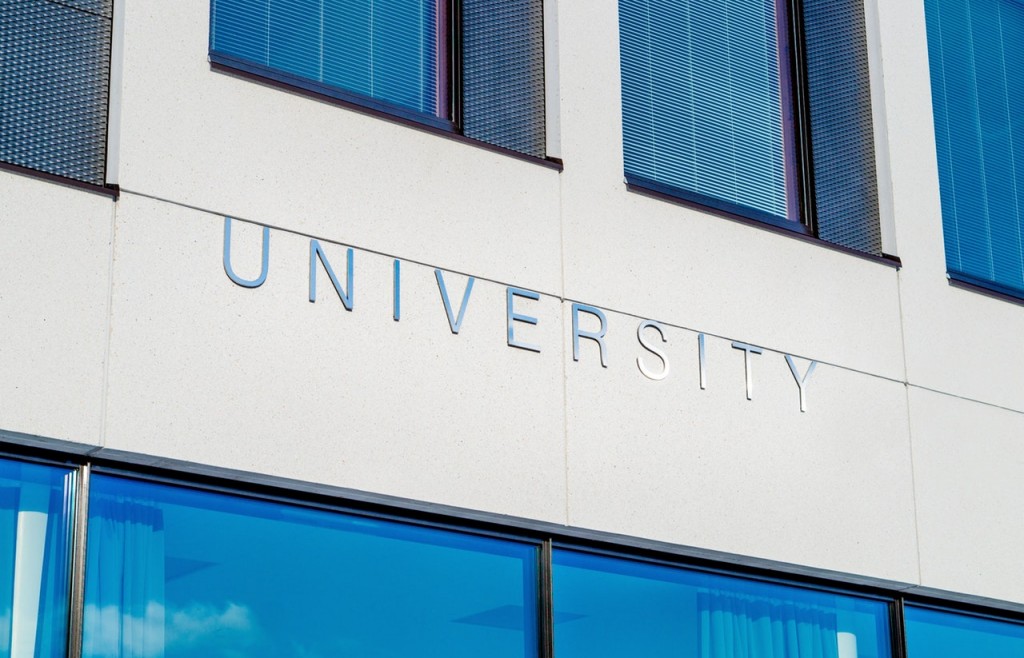 Andrews Boilers houdt universiteit gaande